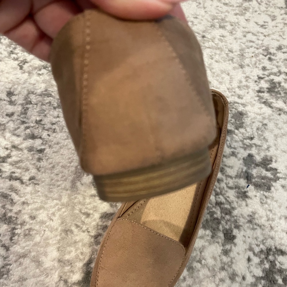 4/$20 Neutral flats — suede feel. Sz 7 - Picture 4 of 5